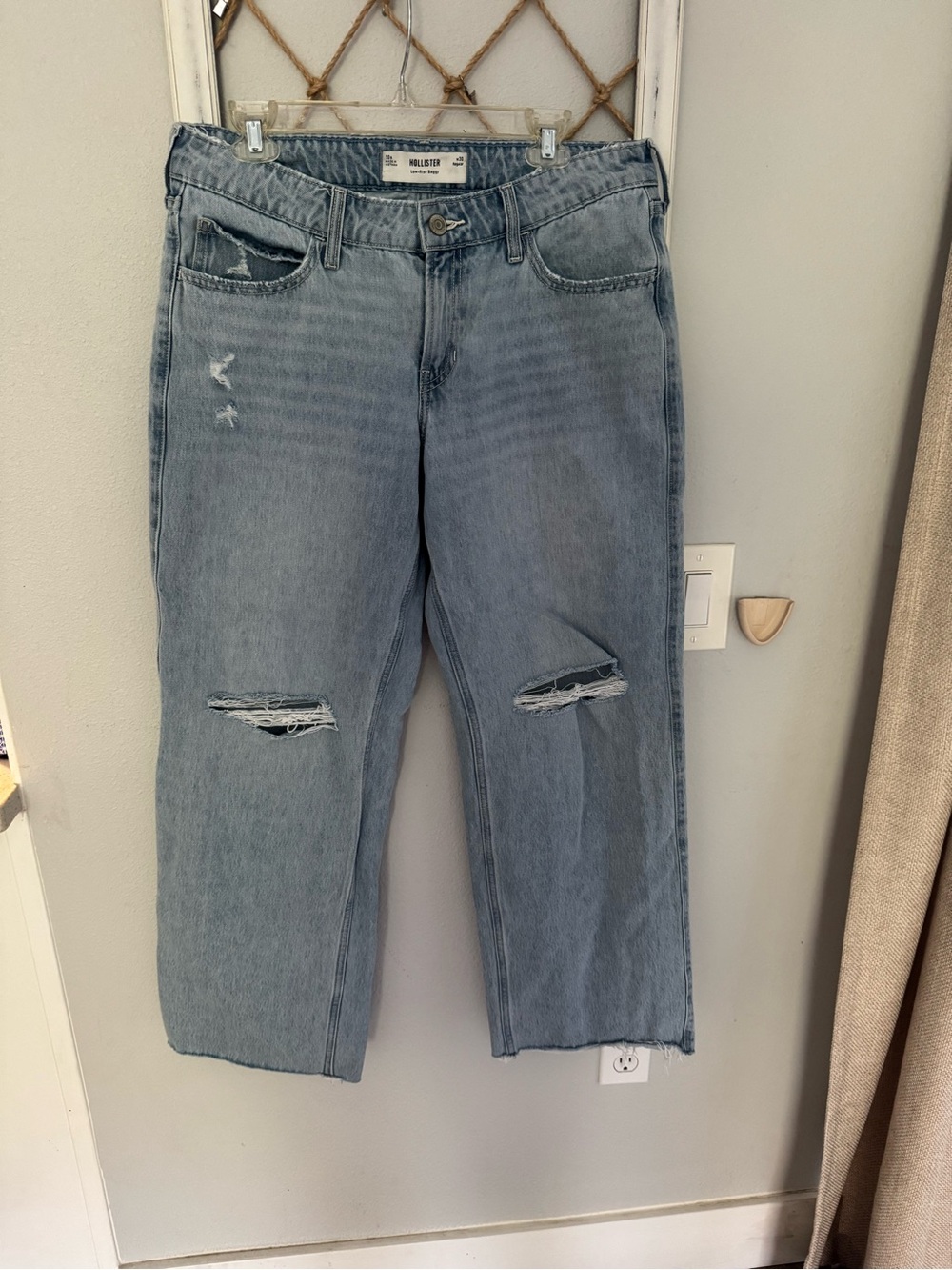 Hollister Light Blue Low Rise Baggy Jeans, Regular length